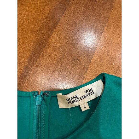 Woman’s Diane von Furstenberg Hadlie sheath dress green size 2 - Picture 3 of 6